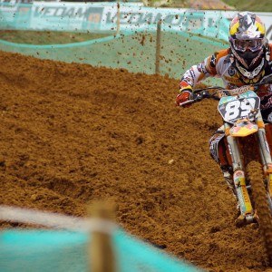 九游中心官网-查尔斯·勒克莱尔在意大利大奖赛中夺冠，查尔斯莱伊尔