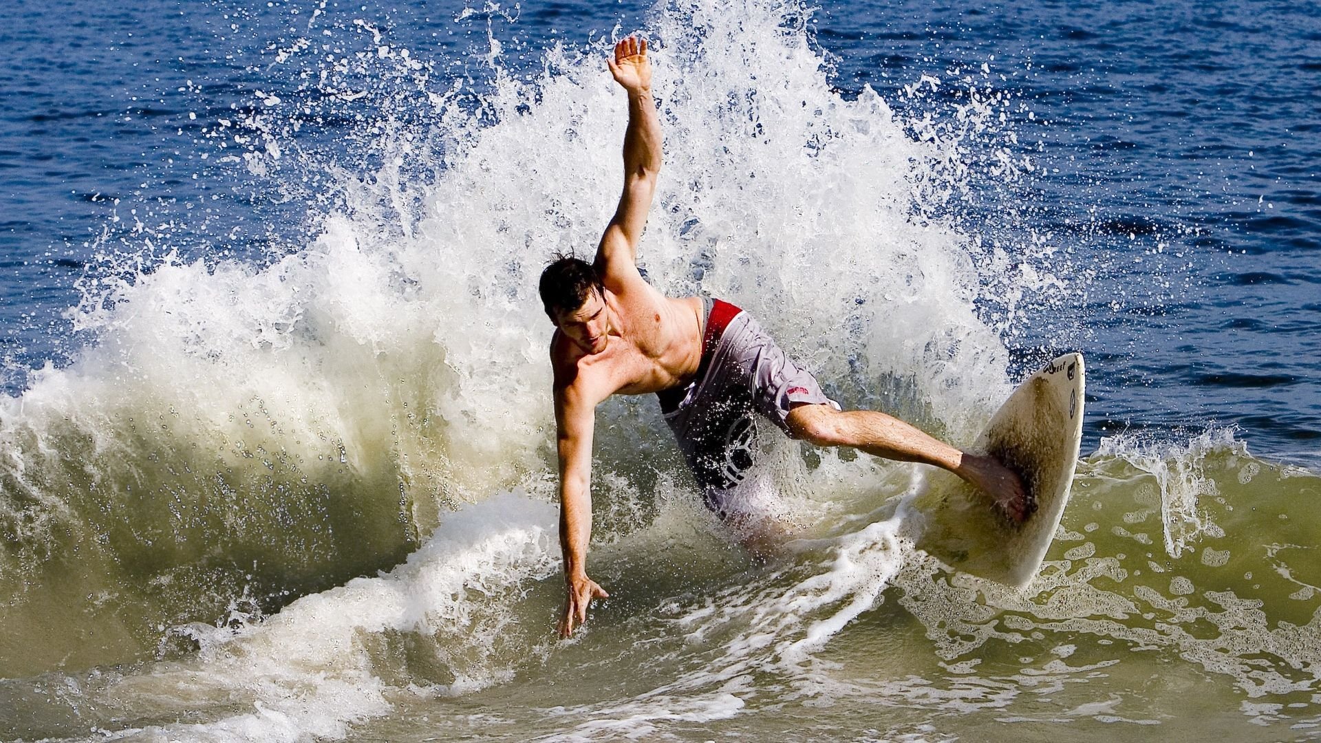 《虚拟偶像助阵线上赛事,为电竞注入新活力》,虚拟偶像官网