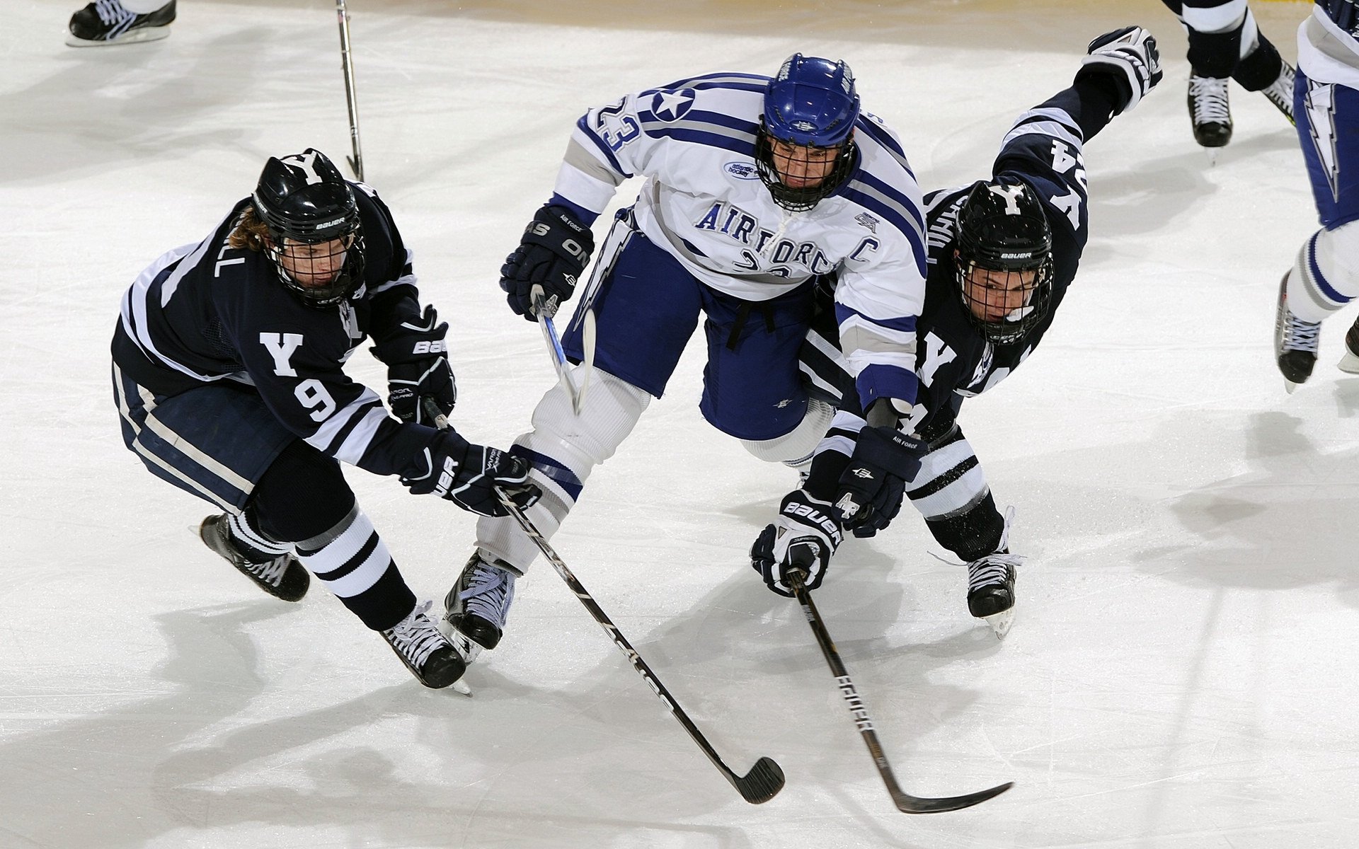 《虚拟偶像助阵：电竞与虚拟明星开启新合作时代》，虚拟偶像是哪一部电影的另外一个名字