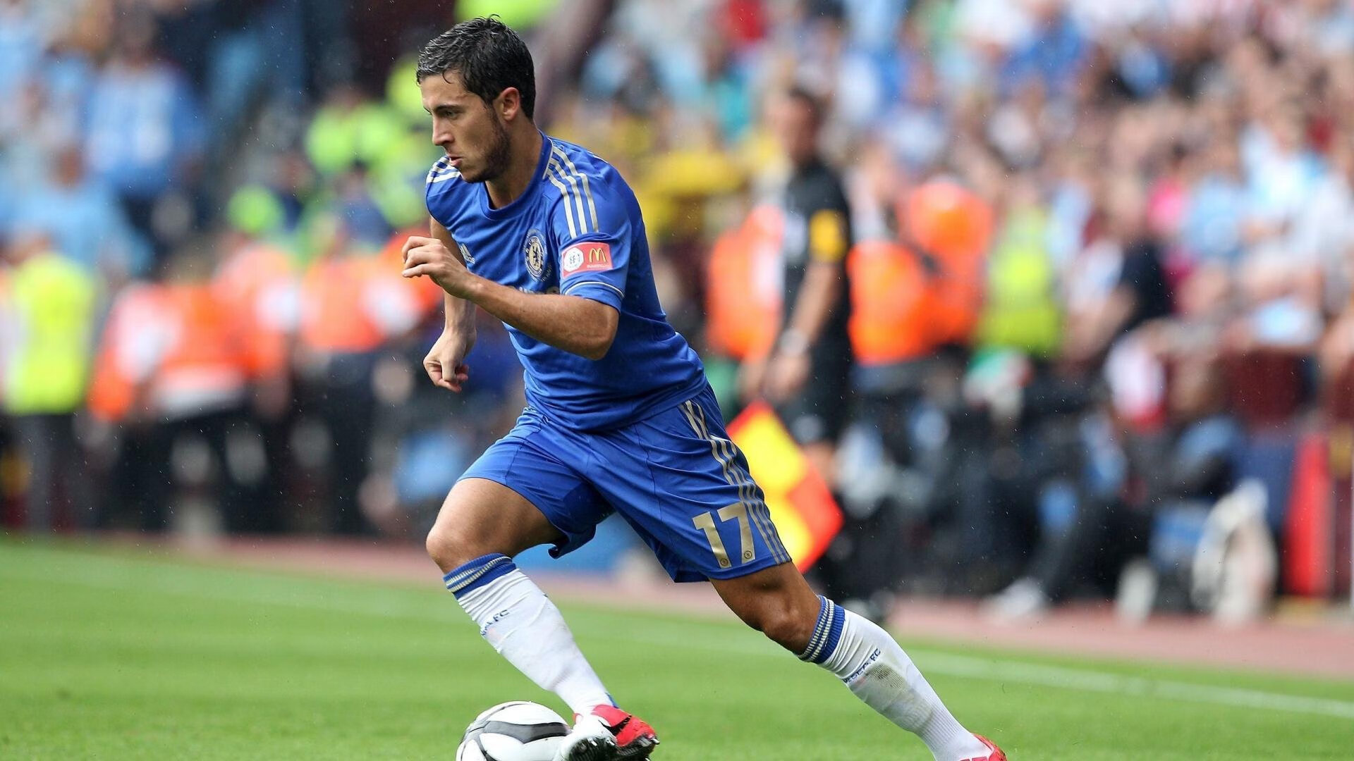 《虚拟现实电竞体验：沉浸式观赛开启新纪元》，沉浸式虚拟仿真场景