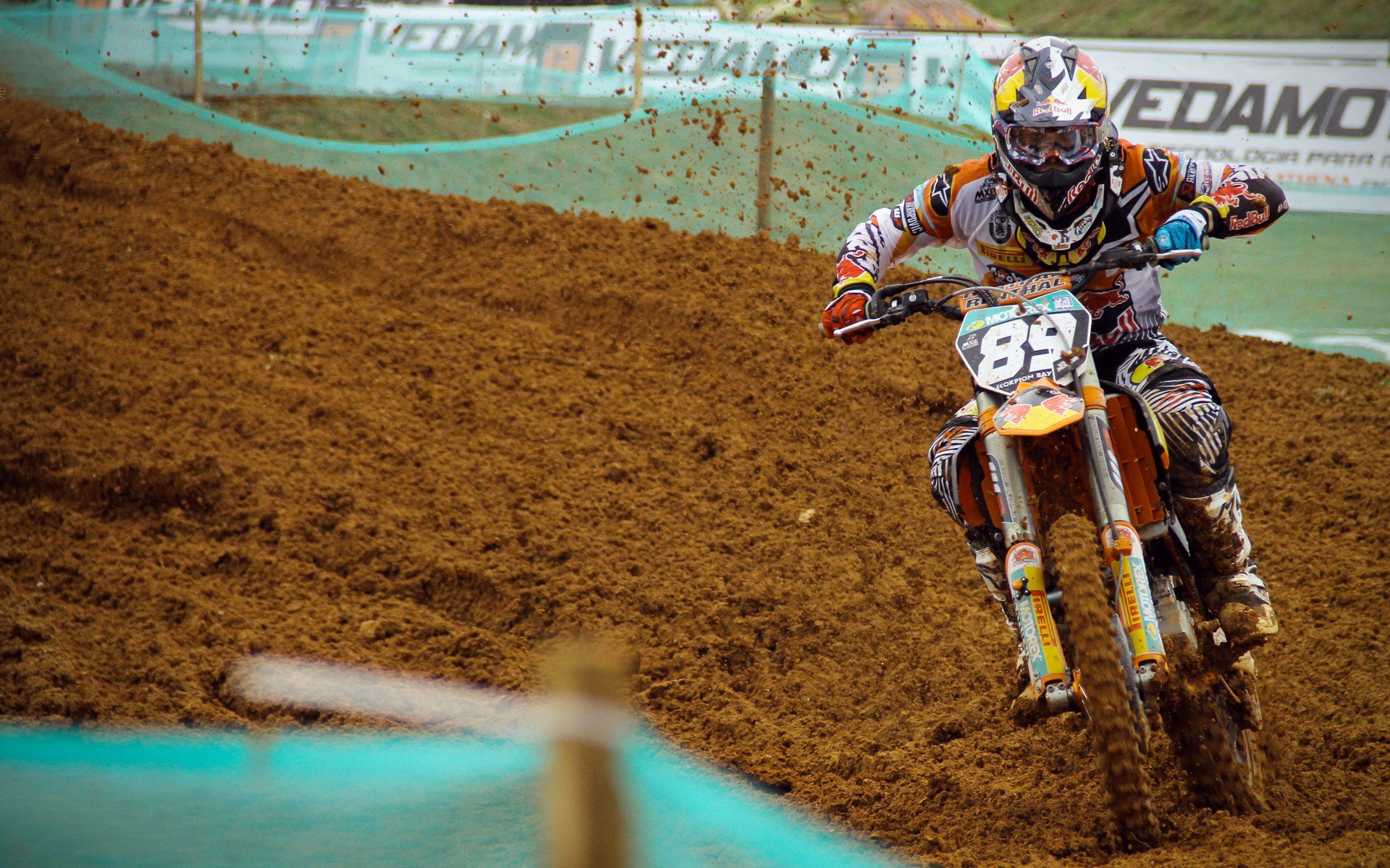 查尔斯·勒克莱尔在意大利大奖赛中夺冠，查尔斯莱伊尔